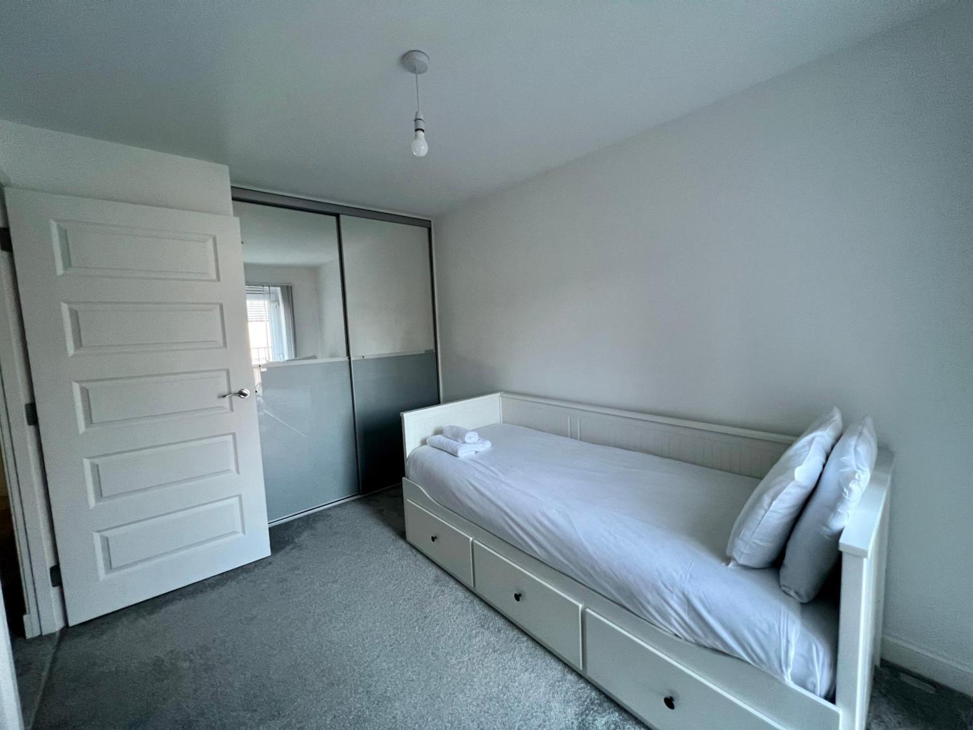 Beautiful 4-Bedroom House With Private Garden & Parking Edinburgh Ngoại thất bức ảnh